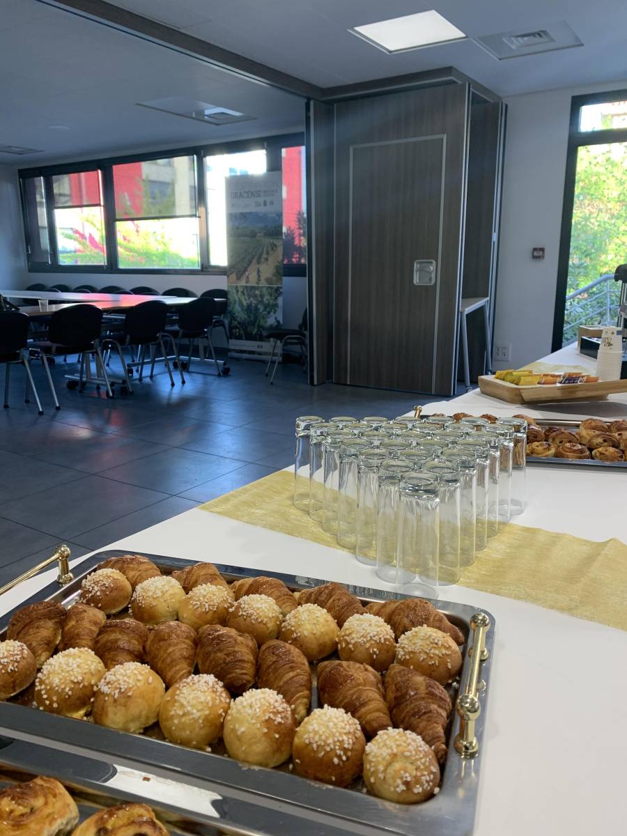 Team Building danse dans le Var, une activité originale pour renforcer la cohésion et la complicité entre collègues.