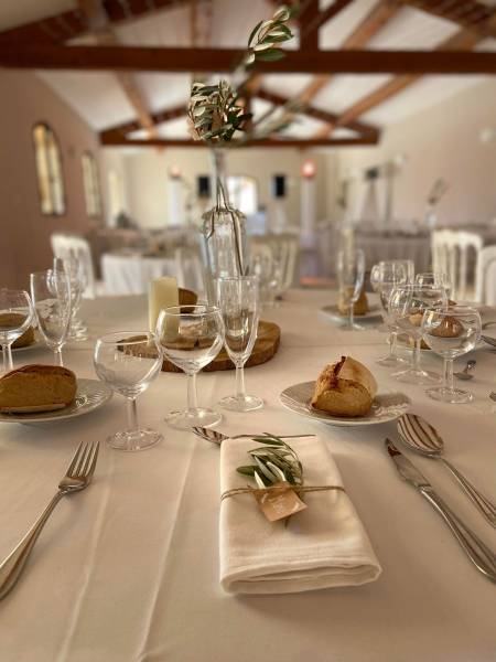 Comment choisir le mobilier parfait pour réussir votre événement en extérieur