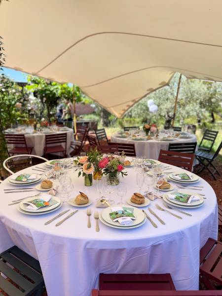 Mobilier événementiel haut de gamme : louez l'élégance avec Riviera Loc Events