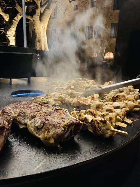 Tendance mariage 2024/2025 : Le brasero live pour votre évènement à Fréjus - Saint-Raphaël