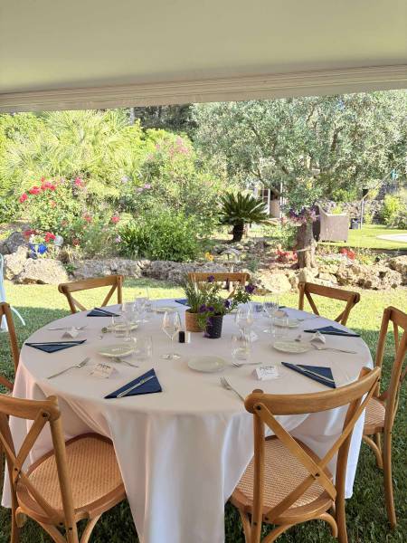 Brunch avec animation culinaire en extérieur Show cooking, œufs brouillés minute ou plancha live : une touche d’originalité pour vos invités.