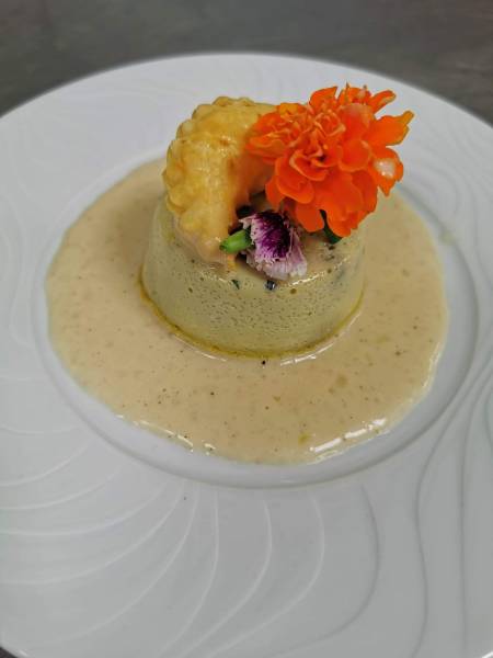 Comment adapter votre menu traiteur aux saisons : inspirations printanières et estivales