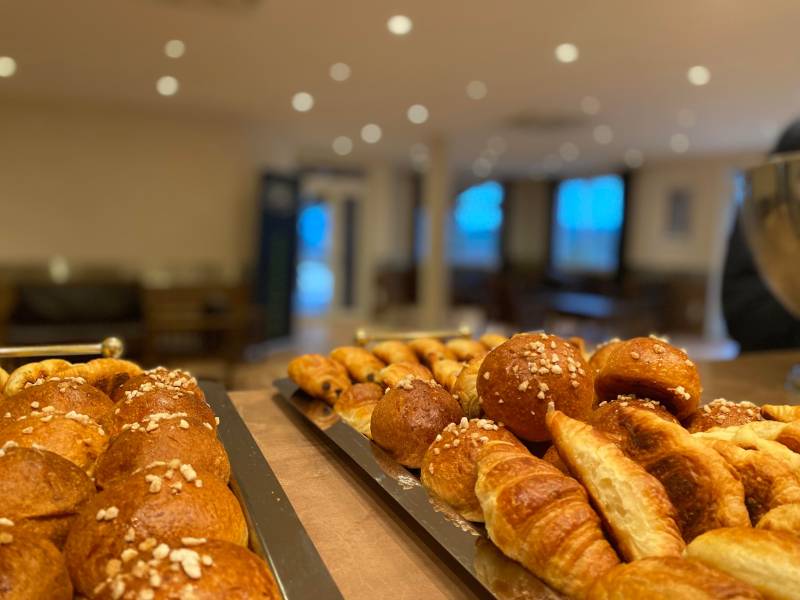 Inspirations pour une décoration d'événement d'entreprise moderne et impactante