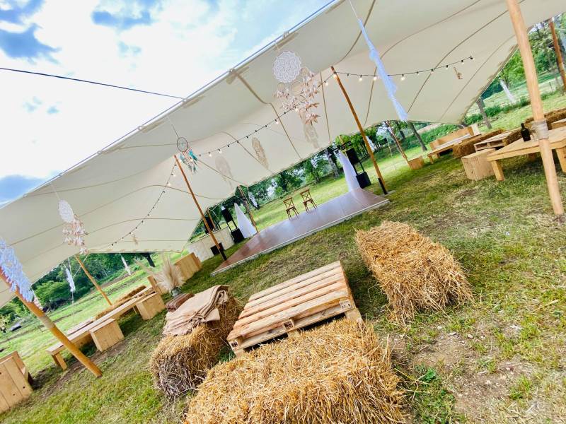 tente stretch berbère nomade pour événement en plein air dans le var