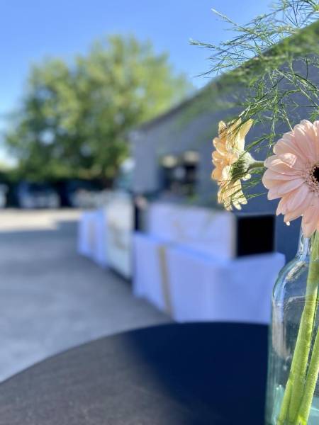 Animation traiteur wok en direct pour un mariage aux saveurs d’Asie Cuisson minute, parfums exotiques et show culinaire pour émerveiller vos invités.