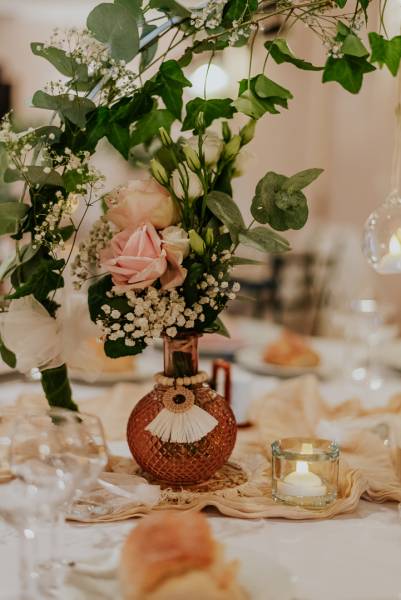 Pourquoi louer du mobilier événementiel est un choix stratégique pour vos réceptions en Côte d'Azur, proche Saint-Raphaël / Fréjus et ses environs