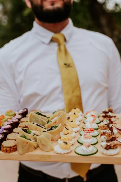 Trouver un traiteur d'exception pour votre mariage sur mesure près de Roquebrune-sur-Argens en région PACA 83